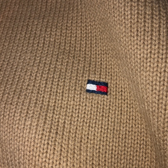 Tommy Hilfiger sweater - Picture 2 of 6